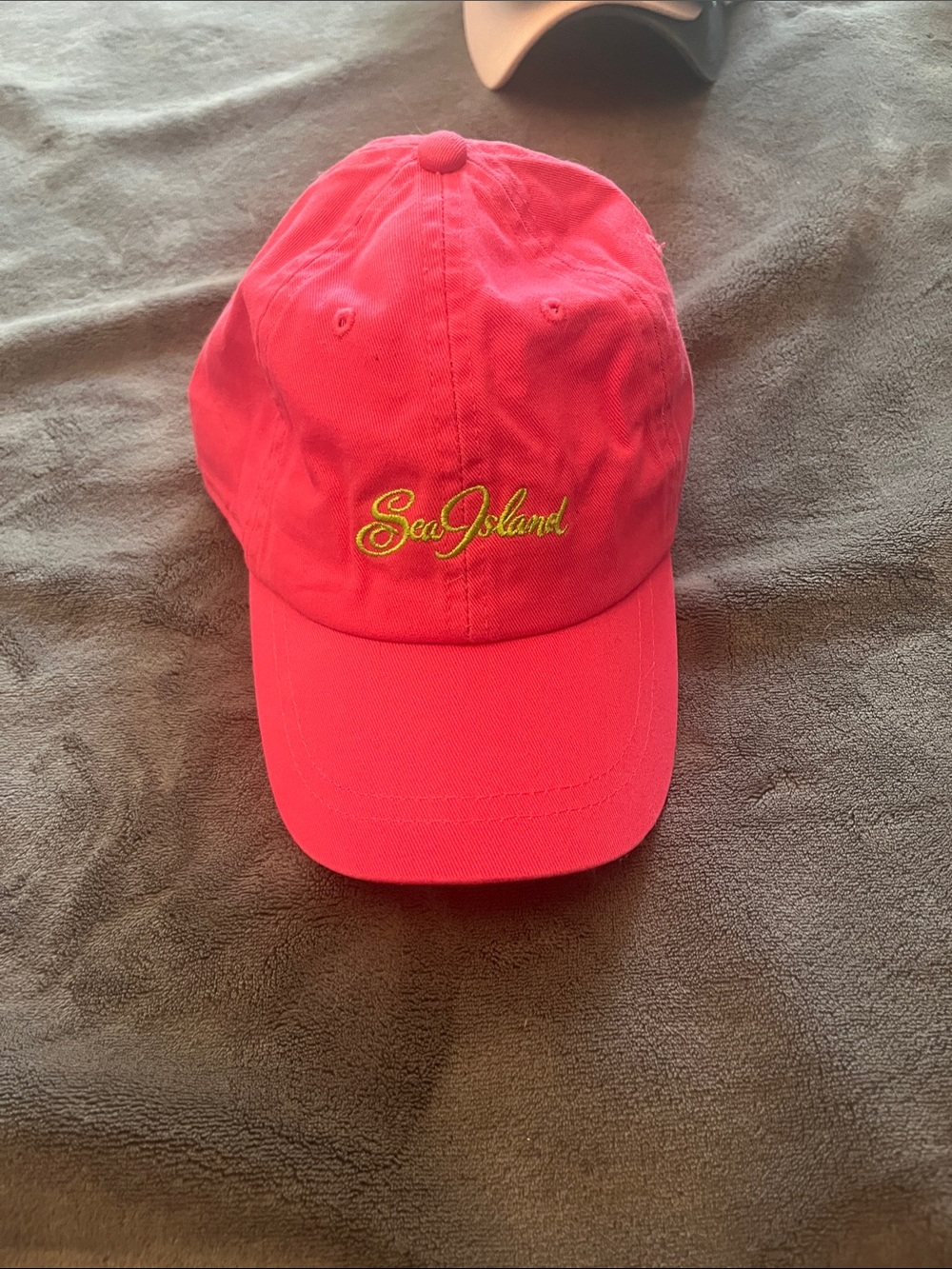 Sea Island hot pink baseball cap